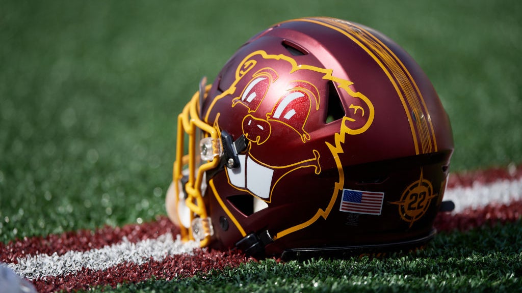 Drzewiecki's field goal as time expires lifts Minnesota past No. 15 Iowa, 13-10 — WCCO Sports — Gopher, Dublin Sports news