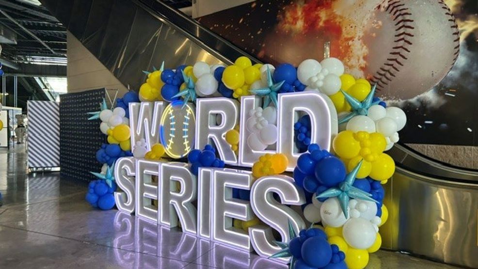 Scenes from outside the stadium| World Series Game 1 gallery — Fox 11 Green Bay Local, Dublin Arts news
