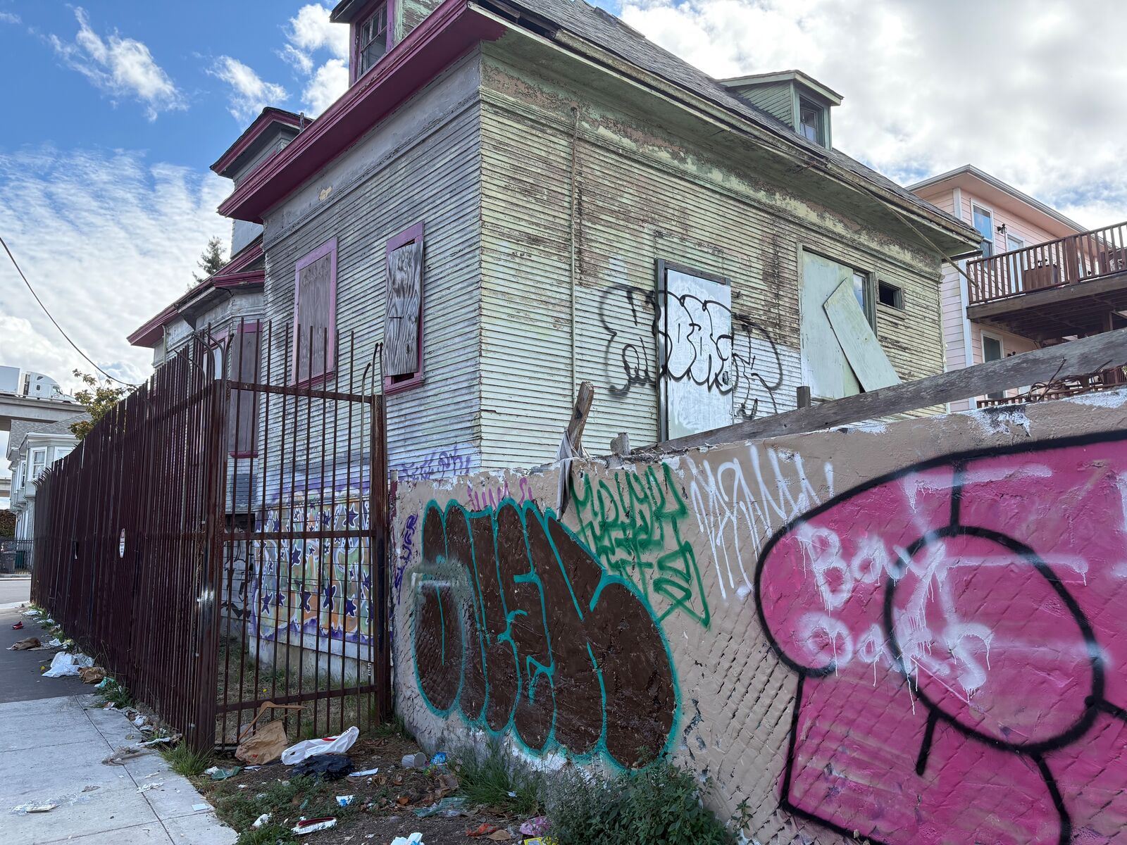 Blighted property owners now face $10K daily fines in Oakland — The Oaklandside, Dublin Real Estate news