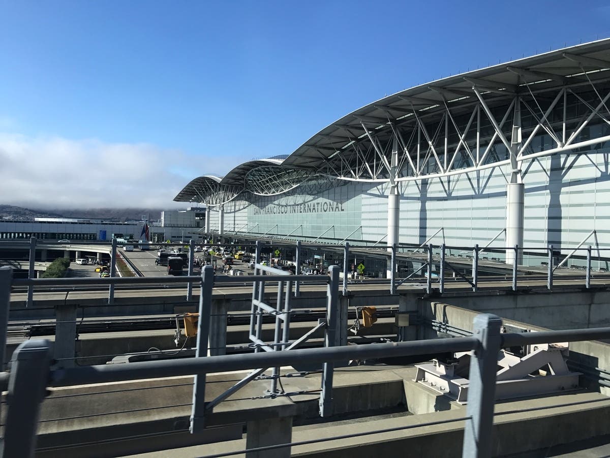 SFO-Bound Flight Makes Emergency Landing Over Odor: Report — Dublin Community news
